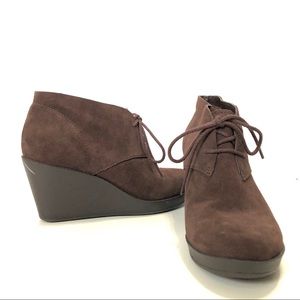 Cole Haan Brown Air Britt Chukka Bootie Size 9 EUC